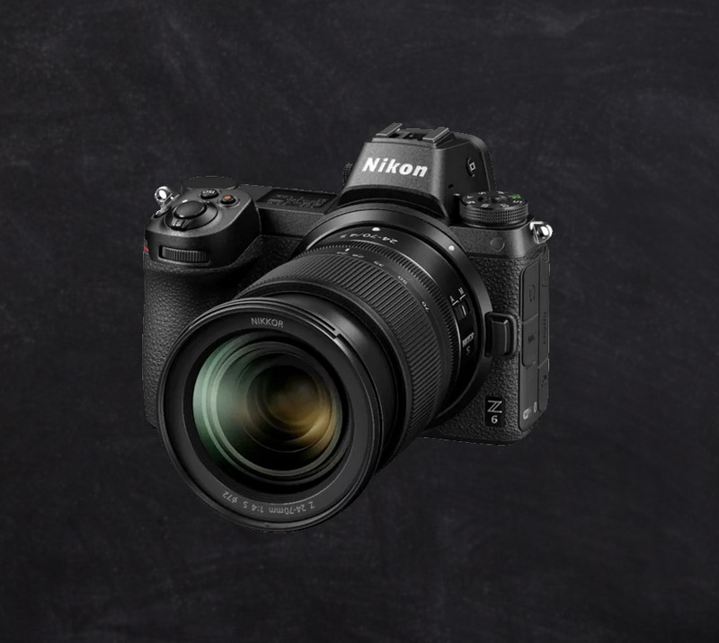 Le Nikon Z6, hybride plein format, avec son objectif 24-70mm f/4